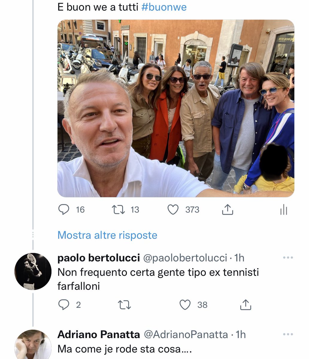 Apndp's tweet photo. @AdrianoPanatta nun ce prova’! sei stato tu a inziga’, c’hai detto: famose’ ‘n #selfie così a #Priapo je vie’ ‘no spurgo de bile (che Fiorello ed io se semo guardati: mo’ chi czz è ‘sto Priapo? Mah…) @paolobertolucci https://t.co/6DLvGunZ0v