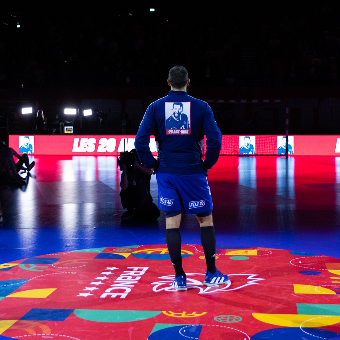 📣 JEU CONCOURS 
Pour fêter les 20 ans de carrière en BLEU de <a href="/NKARABATIC/">NIKOLA KARABATIC</a>, tente de gagner un maillot dédicacé par notre emblématique numéro 13 ! ✍️

Pour participer :
Abonne-toi ✅
RT ce post ❤️