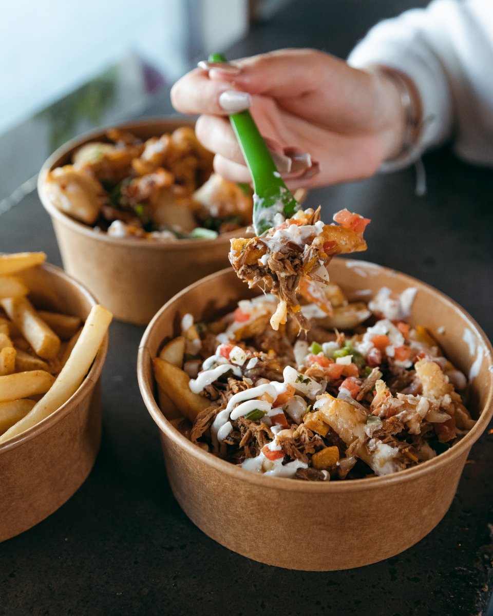 There's no way you are not falling for this Poutine, we dare you to try it.