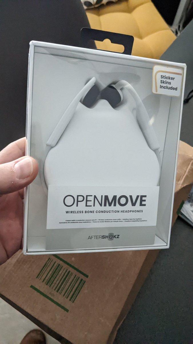 Amazing customer service from <a href="/ShokzGB/">ShokzUK</a> - my openmoves stopped working just as I started the Kielder half mara, just had a new paid delivered under warranty - thank you! Back to my fav running tunes again! 🏃🎽🎧🎶