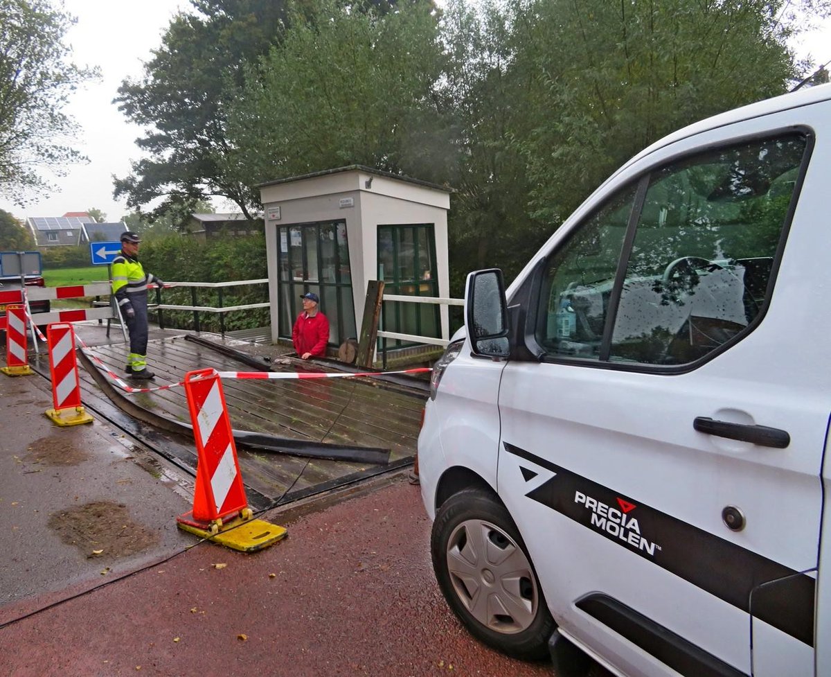 nhdagblad's tweet photo. Weegbrug Beemster weer operationeel na vernieling door te zware vrachtwagen https://t.co/2cEeJqS159 https://t.co/gsNZyxyMNB