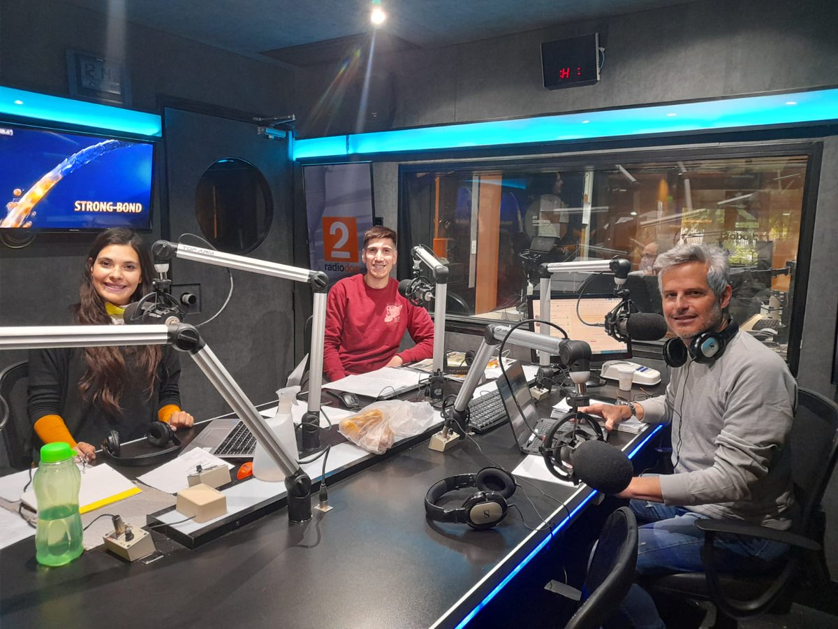radio2rosario's tweet photo. #DesdeElMedio | ¡Buen domingo! los acompañamos hasta las 14entre el mate y el asado o las pastas, en el día de la madre ¡las saludamos a todas!
@LoroColomar @AxelRolon1 @Jaqui3590 https://t.co/3LmMGELppH