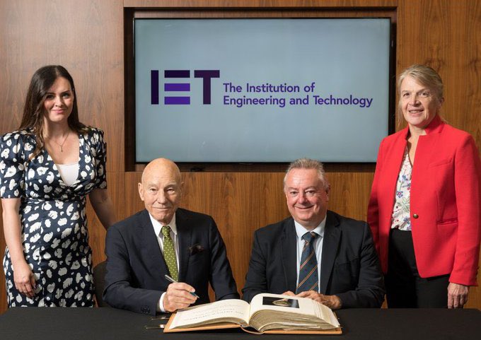 Ruth Amos 💡 tweet media