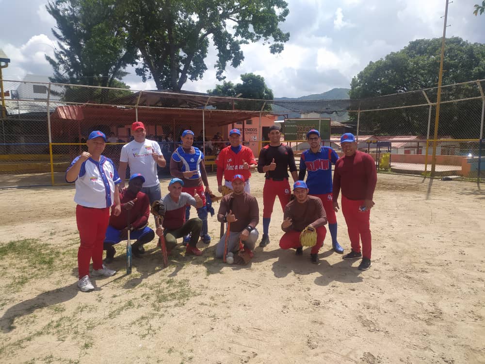 cubacooperaven's tweet photo. ¡Al fin se hizo justicia! El aguerrido equipo de softball de la Dirección Nacional de la Misión Médica venció a @DcMedica 13 carreras por 6. Un partido con jugadas cerradas y mucha entrega.

#CubaPorLaVida #FuerzaCuba #CubaPorLaPaz #Cuba #CheVive #CamiloVive #CubaViveEnSuHistoria https://t.co/7cIsuyfzFc