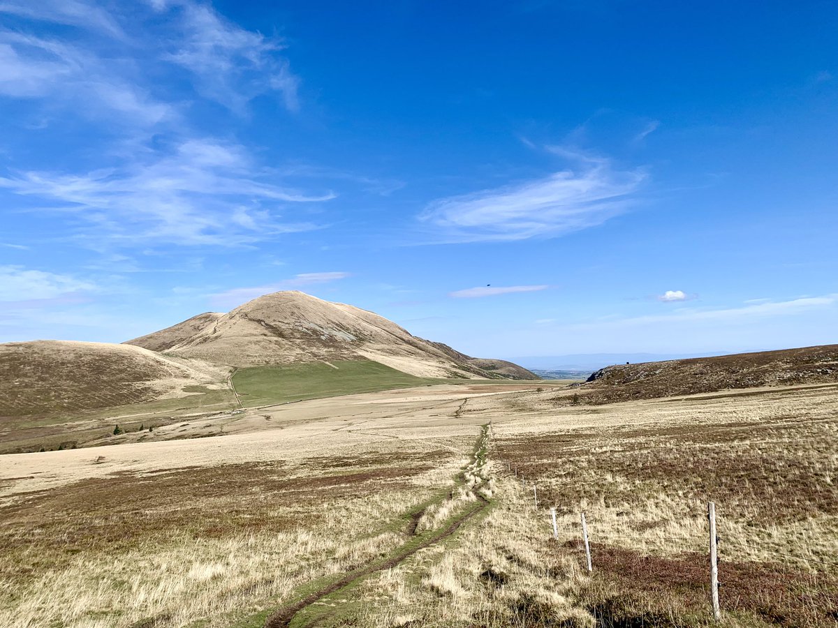 ocouloumere's tweet photo. Été indien 😎 #montdore #sancy #auvergne https://t.co/QhmmX23v4I