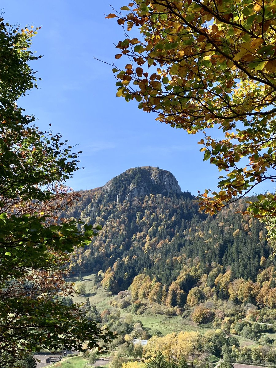 ocouloumere's tweet photo. Été indien 😎 #montdore #sancy #auvergne https://t.co/QhmmX23v4I