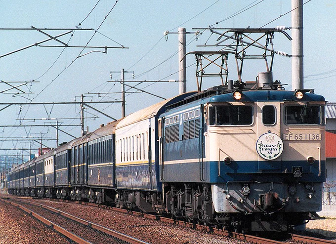 おはようございます今日は10月17日月曜日です本日は、1988年にオリエント・エクスプレス '88(オリエント急行)が日本での運行を開始した日オリエンタル急行とは、ヨーロッパを走行する長距離夜行列車フジテレビの開局30周年を記念し行われた列車イベントで運行されました今週も頑張りましょ～ 