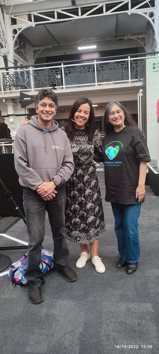 SagarDas's tweet photo. @lizbonnin thank you for your wonderful, sobering talk at @SustShow today, and for your detailed reply on stage, to my question about #sustainability and #empowerment through education, as we teach on our #Energymanagement degree at @LondonCU 🙏 https://t.co/dwtIs2vScI