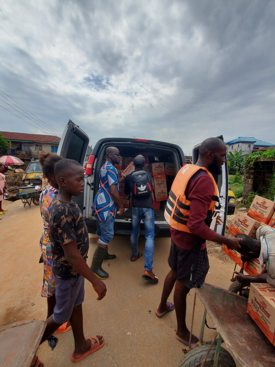 zionjigga's tweet photo. Visited Anam yesterday where my Sister manages a school. D whole LGA is displaced but we reached 4 key communities to meet some parents, children. Overwhelming. We wanted to see, connect wit dem, learn what life could b sometimes. They are resilient people full of hope @gechife https://t.co/fQ3udZ8Cij