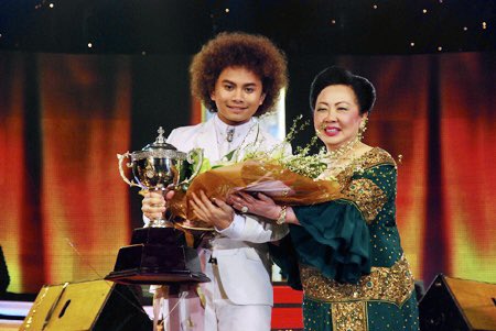 imstunninglady's tweet photo. จากแชมป์KPN2010 สู่แชมป์ #TheVoiceAllStarsTH จาก I believe I can fly สู่สหายสุรา เพียวเก่งมาก สายดีว่ามงตามที่แม่คิ้มต้องการแล้ว รักที่สุดเลย💗👑🌟 https://t.co/YHnLNHg4bE