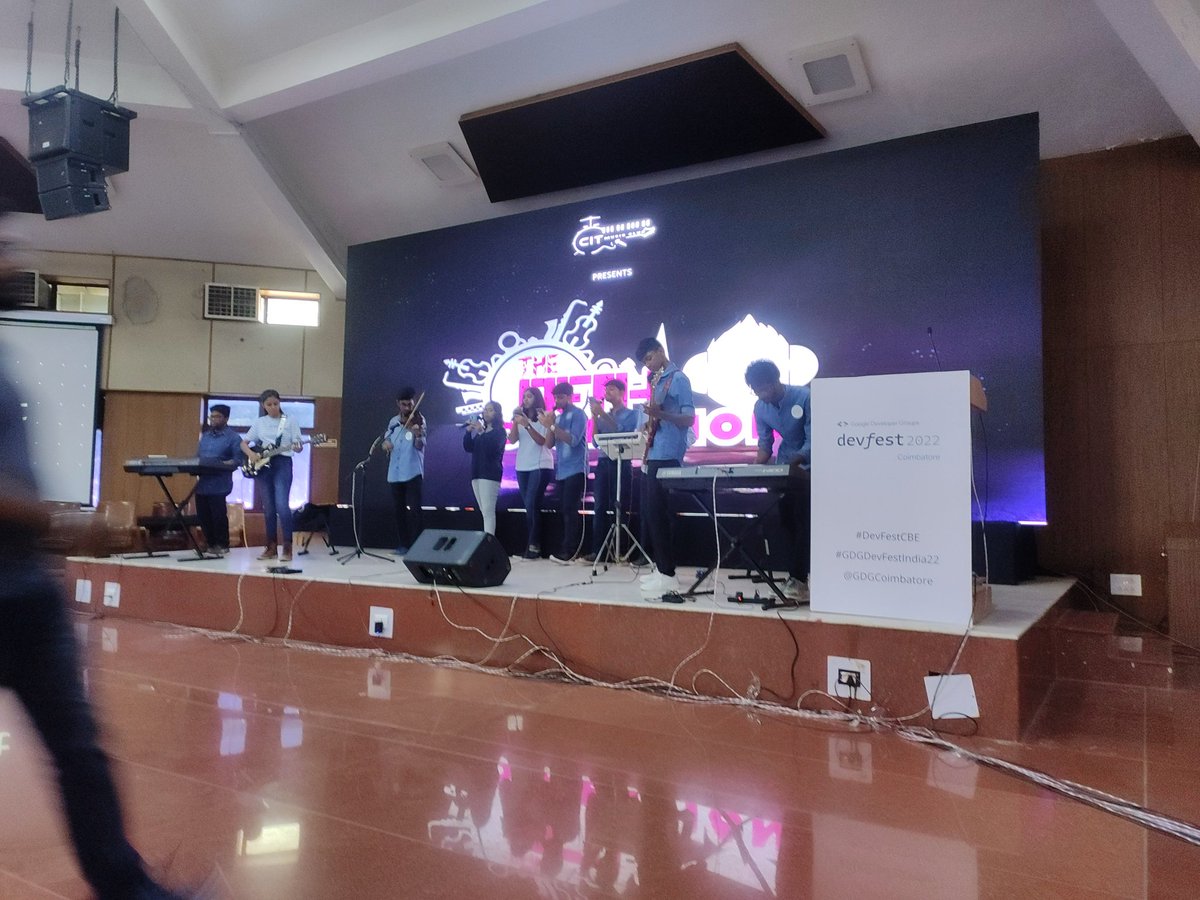 Madflasheroo7's tweet photo. Devfest Coimbatore 2022 was a great success ❤️❤️❤️ with such an amazing crowd of over 500+ devs with amazing line of speakers, crew, and volunteers.
One of the best and biggest event conducted by @GDGCoimbatore https://t.co/vtUvJabeRQ