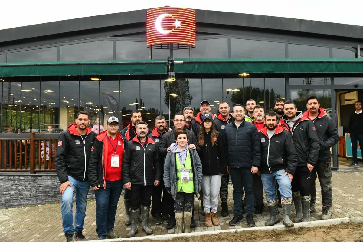 Mustafakemalpaşa Kirmasti Off-Road Festivali; Edip Yaşar Kurtoğlu Extreme Kupası'nın finalini yaparak, ödül töreni ile sonlandırdık... Aksiyon ve heyecan dolu, mükemmel bir haftasonu yaşatan sporcu arkadaşlarımıza teşekkür ederiz 😊 Spor'un kültürü #Mustafakemalpaşa ♥️