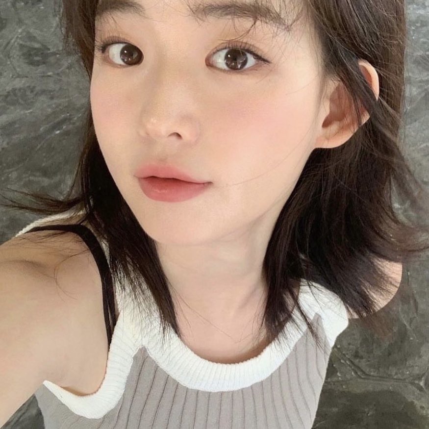 feelings like rebooting my whole acc again so umm enjoy the last of this fc?!! gmorning bffs and soulmate ise