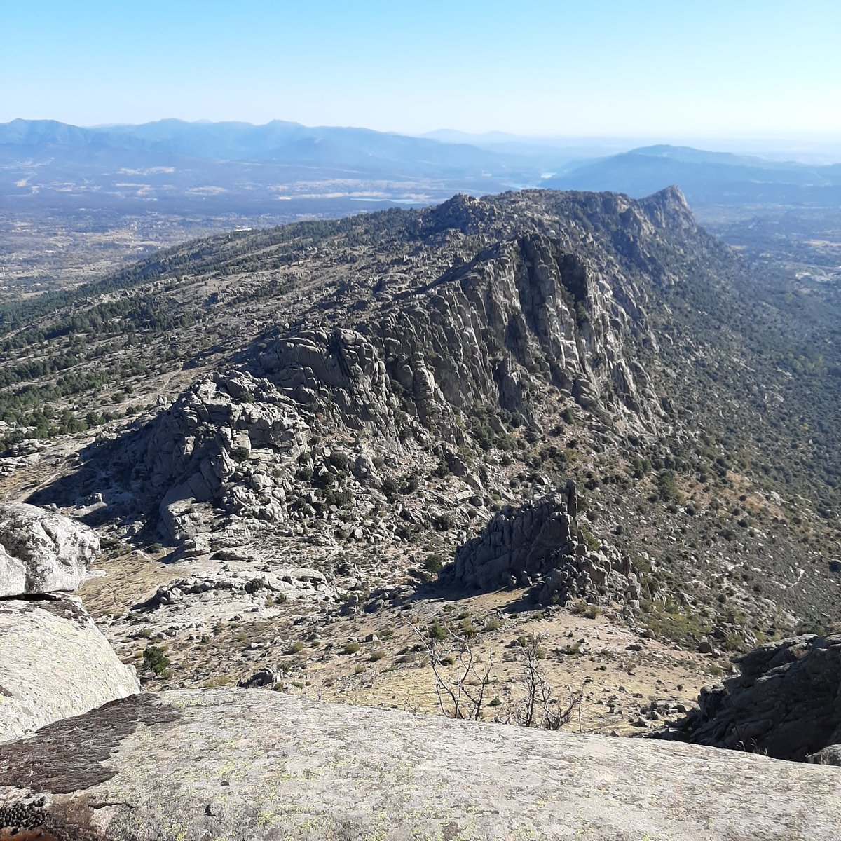 JaimeTatay's tweet photo. Una maravilla poder salir de nuevo con el Grupo de Montaña de @ComillasPastor, esta vez por la sierra de La Cabrera. https://t.co/BfgFBQwvYP