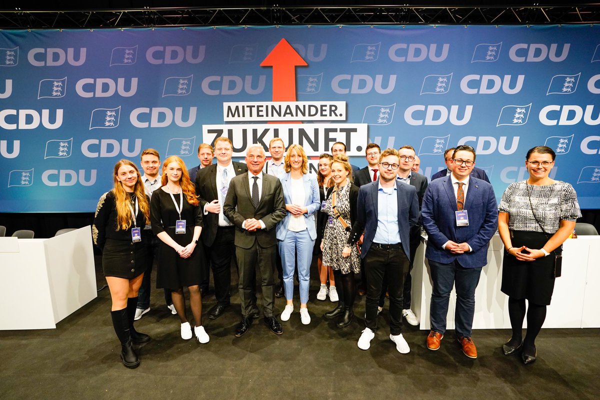 CDU_BW's tweet photo. Der größte Dank gilt allen Mitarbeiterinnen und Mitarbeitern der Landesgeschäftsstelle der @cdubw. Diese haben mit viel Herzblut, Schweiß und Fleiß diesen #lpt78 ermöglicht. Danke für Euren unermüdlichen und hervorragenden Einsatz! (1/2) https://t.co/Nw0GkYZNmb
