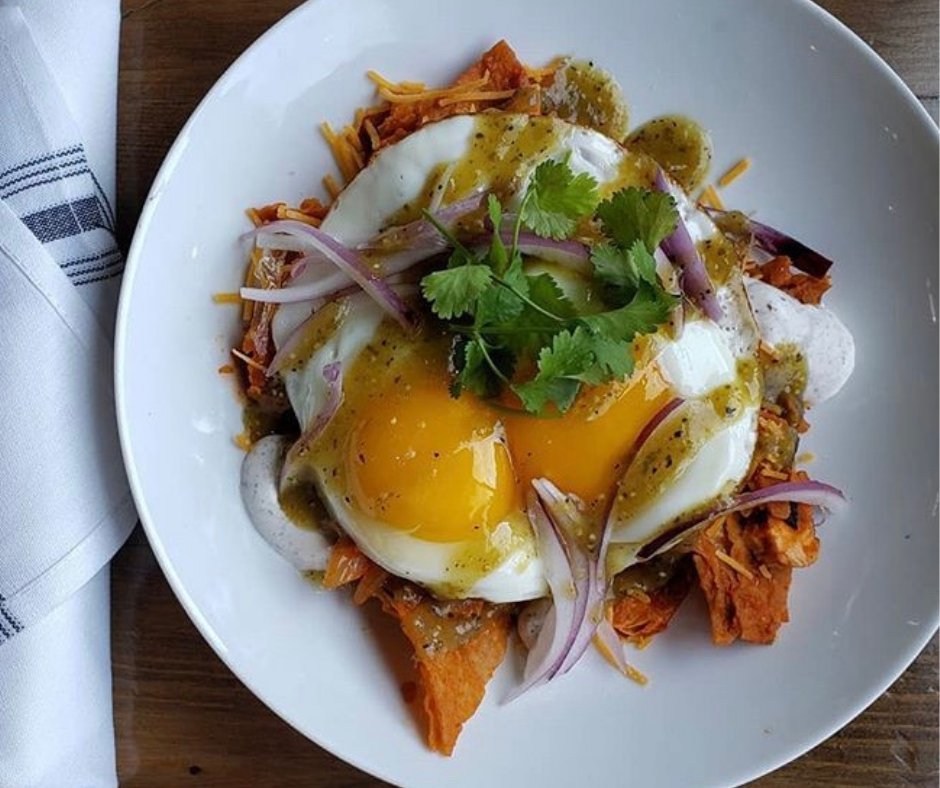 ElmhurstBrewing's tweet photo. The Pub opens at 11am for BRUNCH TIME!! 🍾🥂🍊
Chilaquiles and a Mimosa, yes please! 😉
Brunch runs until 2:30pm today.
#brunch #chilaquiles #mimosa #mimosah #elmhurst #eatlocal #brunchlocal #westburbs #hiddengem https://t.co/RDELQcOZi0