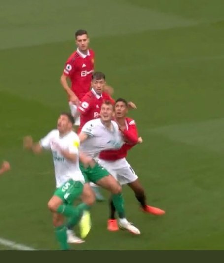 YanisNUFC's tweet photo. Neither of these given, barely even looked at by #VAR... Anywhere else on the pitch, they are fouls!! 

#NUFC #MUNNEW #MUFC https://t.co/LPeZ0AF1JY