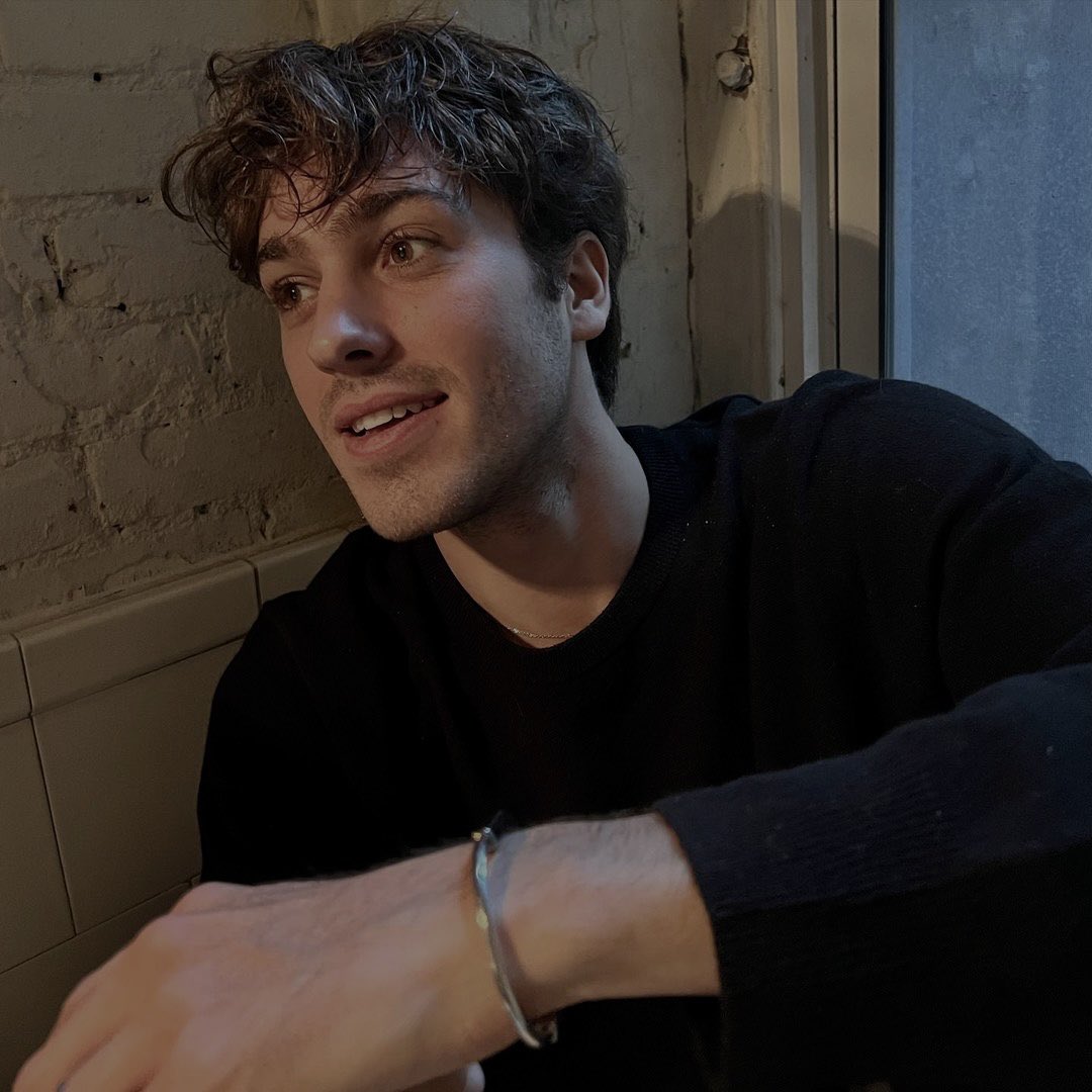 ⠀

                 he sees the silent hollow 
                 sky, he sees the stars 
                              come out tonight.
                 
                 the passenger  –—  isaac   
                                                
⠀