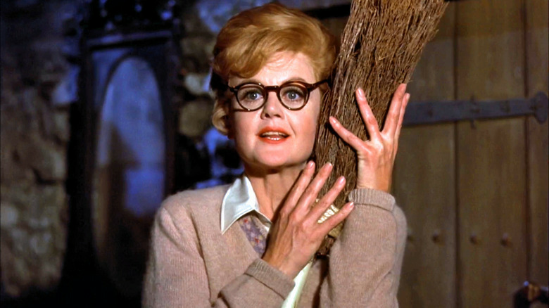 punkie_rawk's tweet photo. @ClassicMovieHub #FourFavorite for Miss Lansbury😊
Bedknobs And Broomsticks🔮
The Pirates Of Penzance🌊
The Harvey Girls🚂
The Court Jester🎭 https://t.co/0J19KasYsD