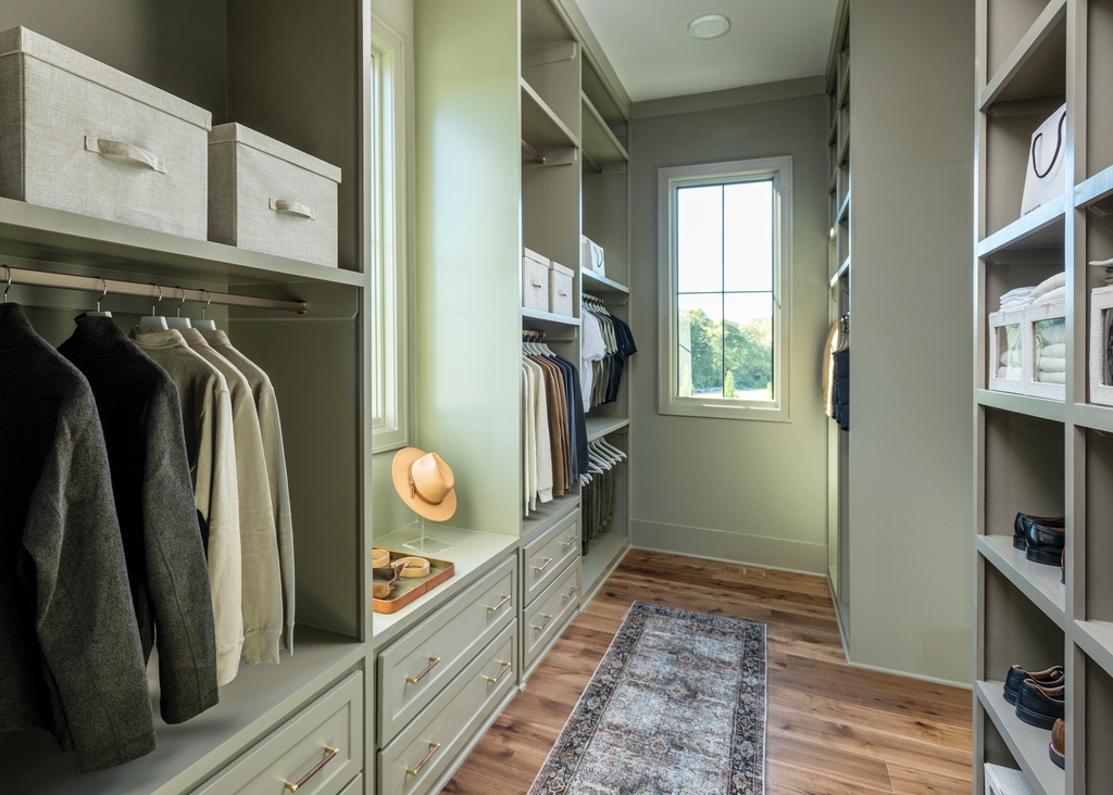 These his and her closets guarantee no more fighting over space. 

#alegendaryparadeofhomes #rosebrookeparadeofhomes #rosebrookebrentwood #nashvilleparadeofhomes #hiscloset #hercloset #dreamcloset #legendhomes #legendarylifestyles #customhomes #luxuryhomes #livealegend