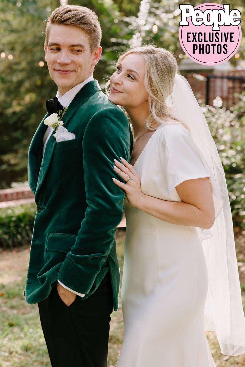 🥰🥰🥰 it’s official! <a href="/lucasbrentley/">Lucas Adams</a> is my husband!! people.com/tv/lucas-adams…