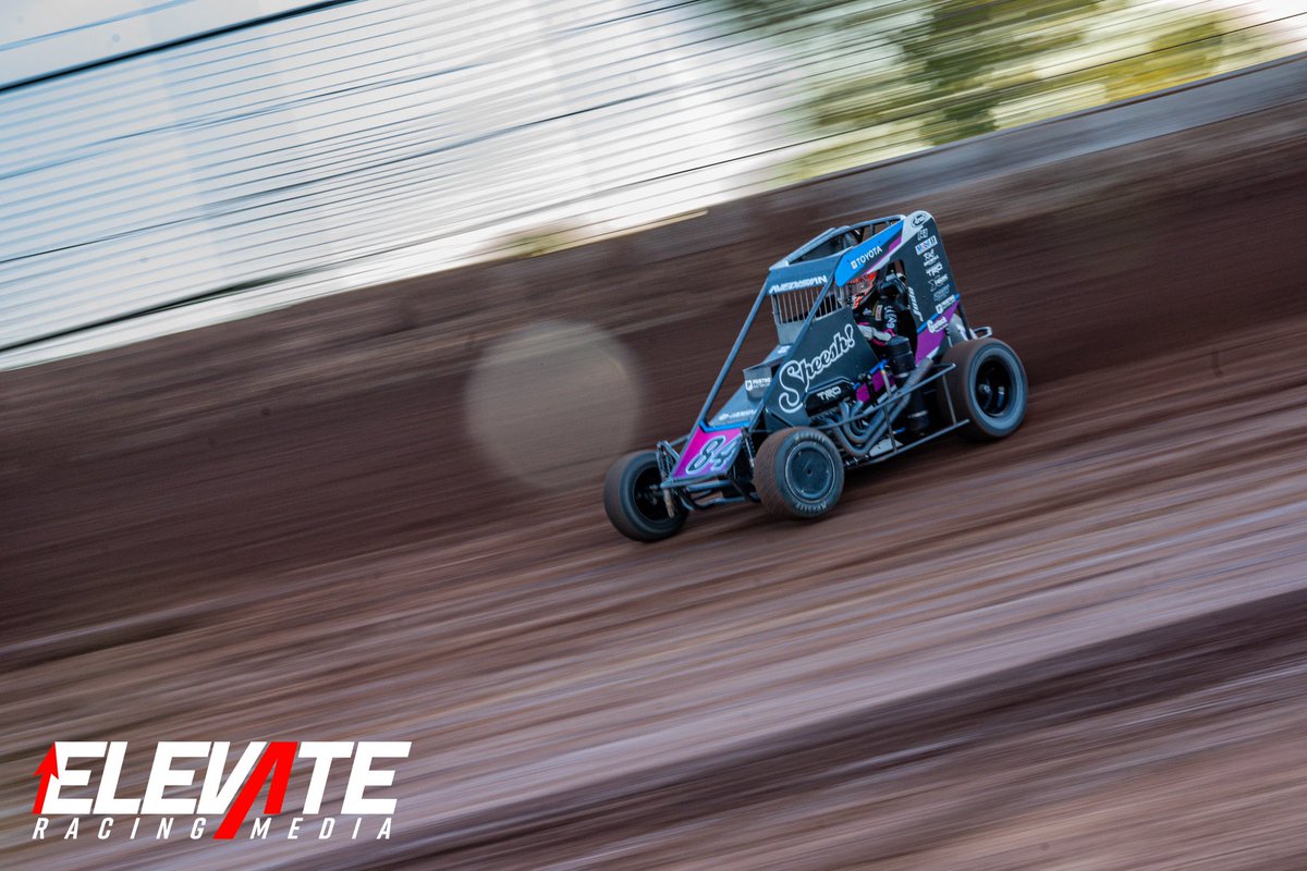 Golden hour + <a href="/Xtreme_Outlaw/">Xtreme Outlaw Midget Series</a> = 😍
.
.
<a href="/chancecrum83/">Chance Crum</a> | <a href="/DaisonPursley/">Daison Pursley</a> 
@tay_reimer | <a href="/jadeavedisian/">Jade Avedisian</a>