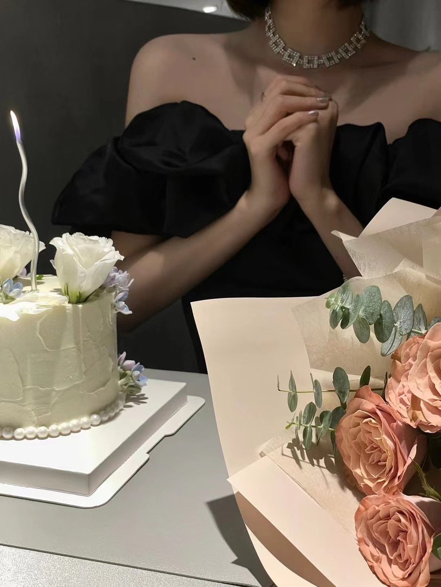 WhyetGeorge's tweet photo. 生日愿望，白嫖党口嗨党死开 https://t.co/keZ4mJsBhJ