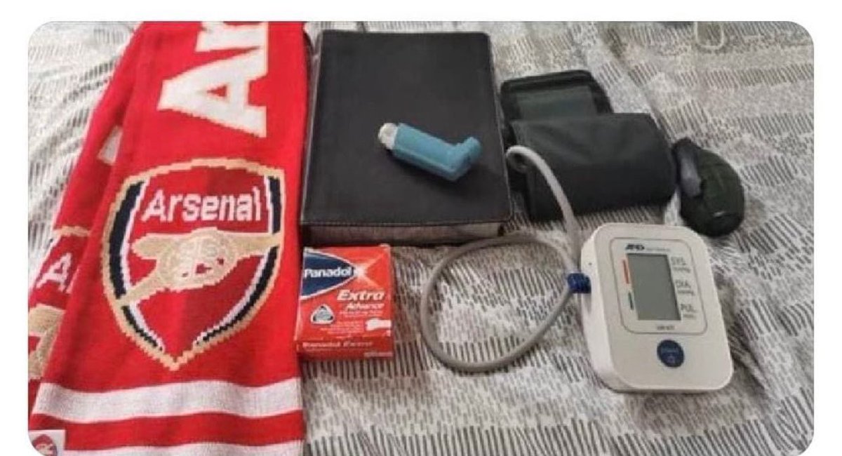 bradjrr's tweet photo. Arsenal Fan Starter Pack. https://t.co/qPyRUjTcem