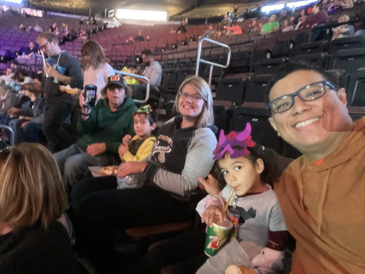 Techfan_Nation's tweet photo. Excited to see some dinosaurs at #jurassicworldlivetour https://t.co/CNXrpm3HQk