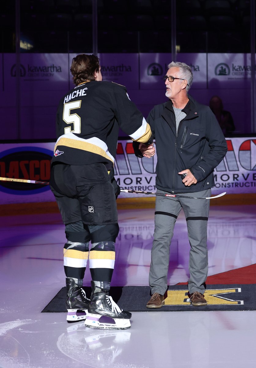 Kingston alumnus, Jeff Cornelius (Kingston Canadians - 1982-86) joined us for last night's Hockey Fights Cancer ceremonial puck drop. Jeff is currently in remission with his fight against cancer.

Keep fighting Jeff, our entire organization is in your corner!

#FrontsHockey