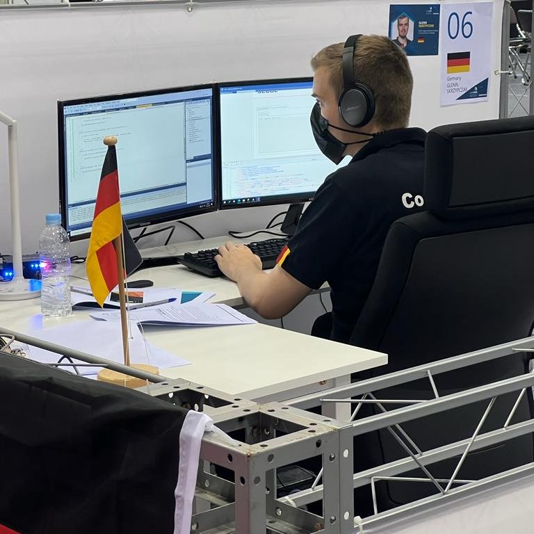 GermanITSkills's tweet photo. Glenn Skrzypczak won 🥈 silver in Speed Programming, the additional discipline of #Skill09: IT Software Solutions for Business! Glenn is a CS student at the University of Rostock. He enjoys spending his free time with computer games, music production, drumming, and sports. https://t.co/Qaw1Au9wyL