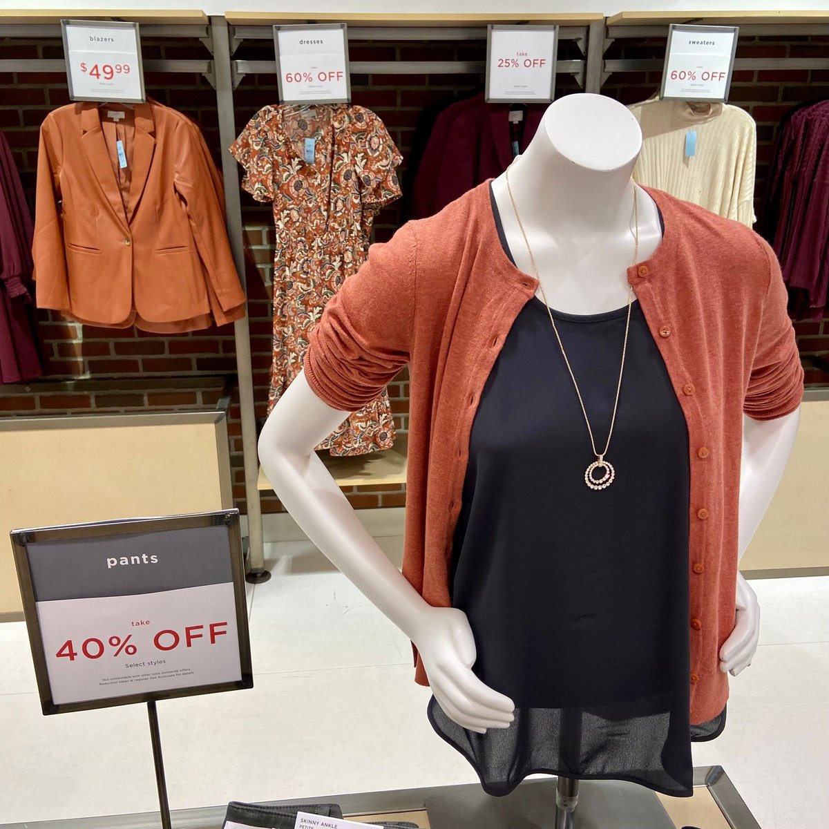 TangerTilton's tweet photo. ICYMI: TangerClub offers just dropped 🔥 Join https://t.co/WE6DtzXRJA to access exclusive savings!

🍂 #LOFTOutlet - 15% OFF a purchase of $75
🍁 Upload $100+ in receipts to unlock $10 OFF at #OldNavy

#shopping #deals #tangeroutlets #fallfashion #ootd #newhampshire #visitnh https://t.co/n5jAkNgImZ