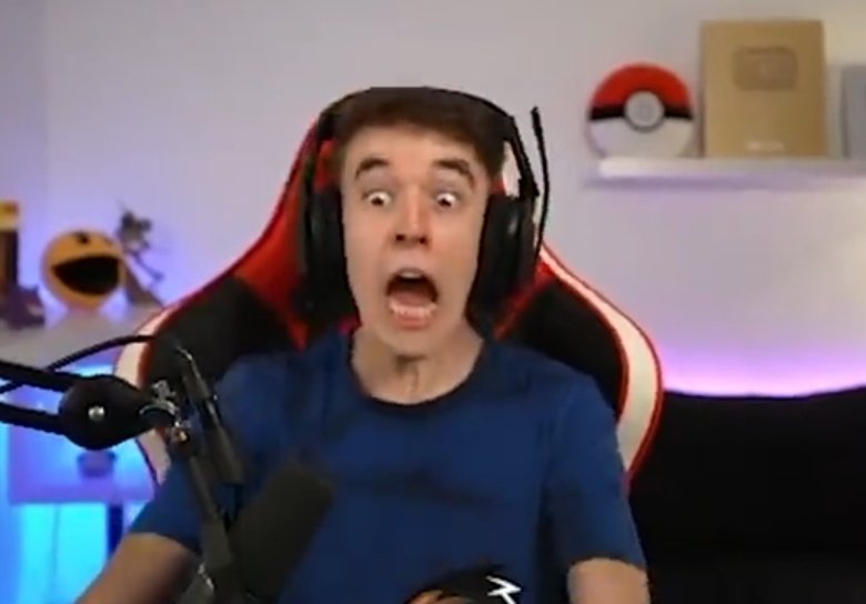 LaPeceraTonta's tweet photo. @GoDeiK Yo cuando veo que se le marca la nuez después de besarla https://t.co/HA4Q6u34Lz