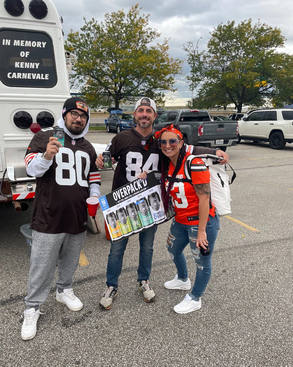 stbcbeer's tweet photo. Who is ready for some football?!? We know our friends in Cleveland have everything they need to unpack their tailgate, do you?
#bringtheflavor #overpackd #stbcbeer https://t.co/Fc6kDjP8sX