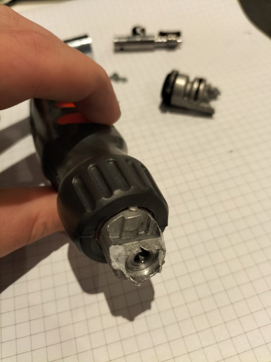 Ru_Pirie's tweet photo. Welp think it might be time for a LTT screwdriver from https://t.co/5kdA6FOoTP whatcha think @nicklmg @linusgsebastian? https://t.co/2VFdwnUE7d