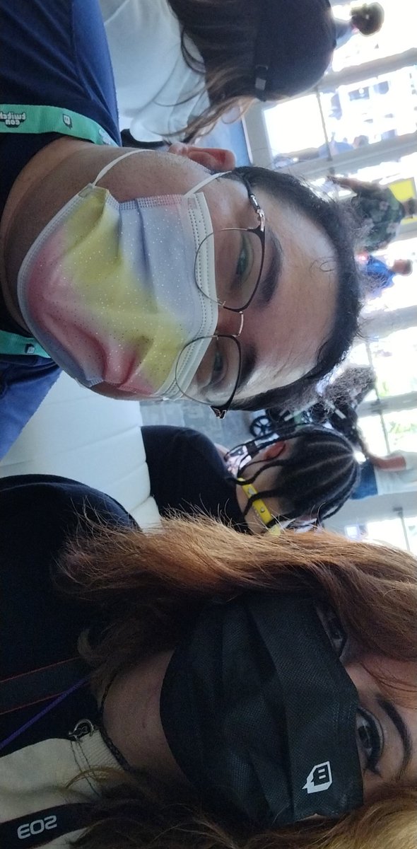 TTVOnlyShama's tweet photo. Extremely happy that Scarra was the first person I got to see and take a picture with at TwitchCon 😁 https://t.co/iC7eKZ7Rz3