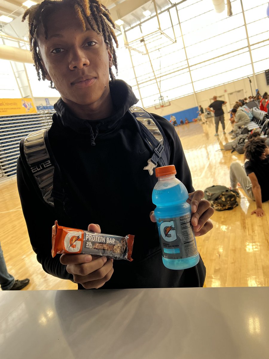 This kid out here buying boost before his game 😂😂😂

<a href="/Big_Brudda_PURP/">Coach Purp</a> @youFamousEnough @champ2k_ <a href="/TexasStarrr_/">Jay Epps</a> <a href="/GsTaR____/">🥶</a> <a href="/WalkOnWarriors/">⚠️ Walk-On Warriors</a>