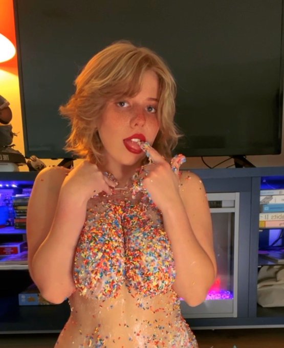 Happy birthday to me 🥳 https://t.co/vzufE5Z5VT<a href="/tag/thebadbatchspoilers"class="tags"><span>#thebadbatchspoilers</span></a>