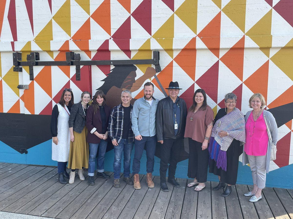 Van_Biennale's tweet photo. We were so thrilled to be invited to the official unveiling of the BLANKETING THE CITY V #mural, a wonderful collaboration amongst artists Debra Sparrow, Chief Janice George, Willard “Buddy” Joseph &amp; Angela George. 

@vanmuralfest 

#publicart #community https://t.co/h56KNtTZUa