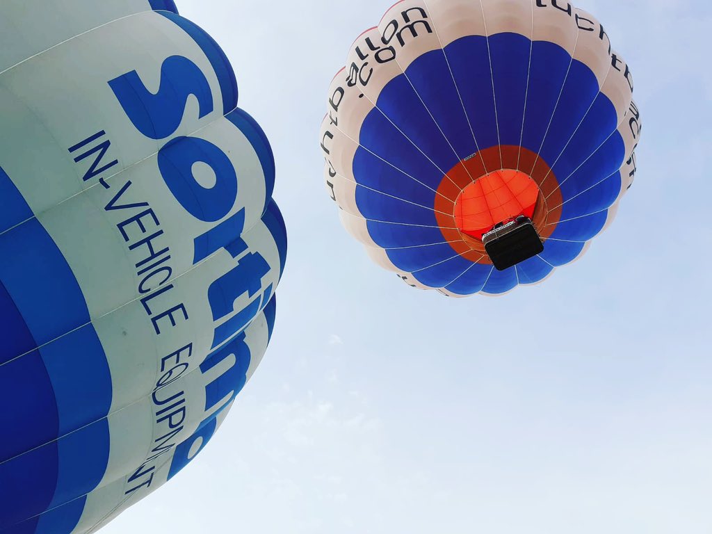 luchtballoncom's tweet photo. Come fly with me! 😃 #luchtballon #ballonvaren #ballonvaart #sayyestonewadventures #balloons #ballooning https://t.co/U7YCMRoFfO https://t.co/OiEV8mLDdn