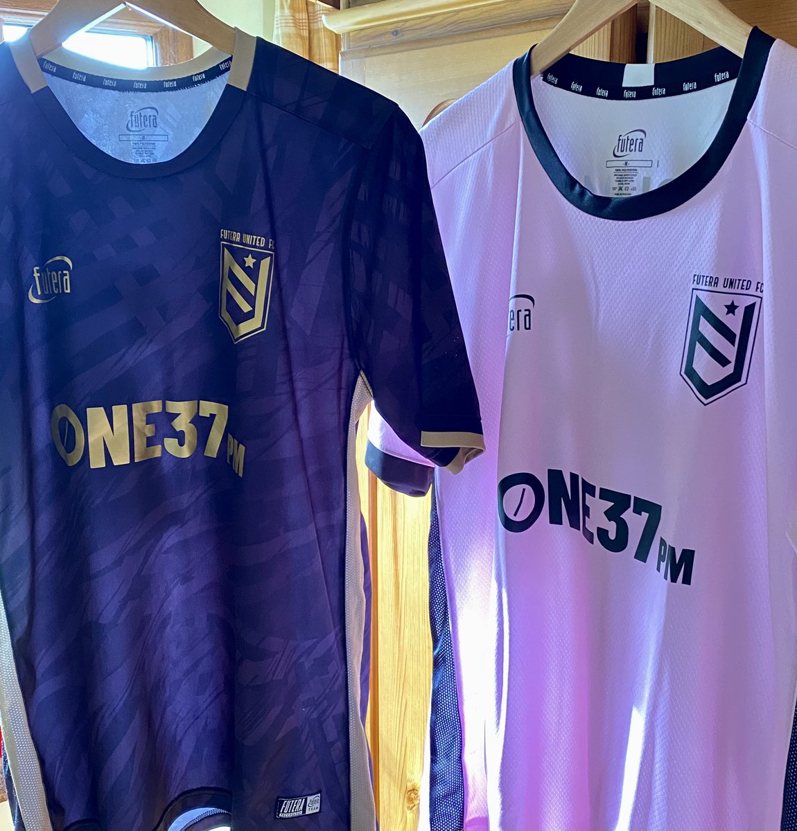 Bluclaat's tweet photo. @iGorkhaliGamer @futeraunited @futeraunited have a club shop https://t.co/xK5W6QpPXt where you can purchase merch 🙂
#home and #away https://t.co/F9msEzOehM