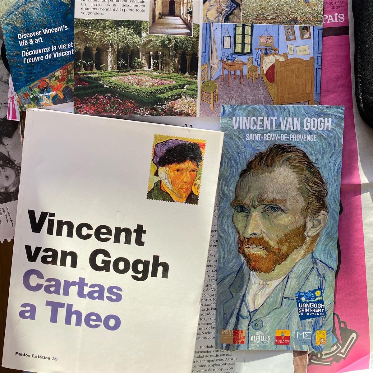 jvrlwg's tweet photo. “Es un paisaje de felicidad extrema, también en colorido. Haría juego con ese estudio del dormitorio que está deteriorado.” Carta a Theo,Mayo 1889). La presencia del aura en cada rincón -casi trescientas piezas- de #StRemy #art #painting #places #vangogh #provence https://t.co/02dKUAedjH