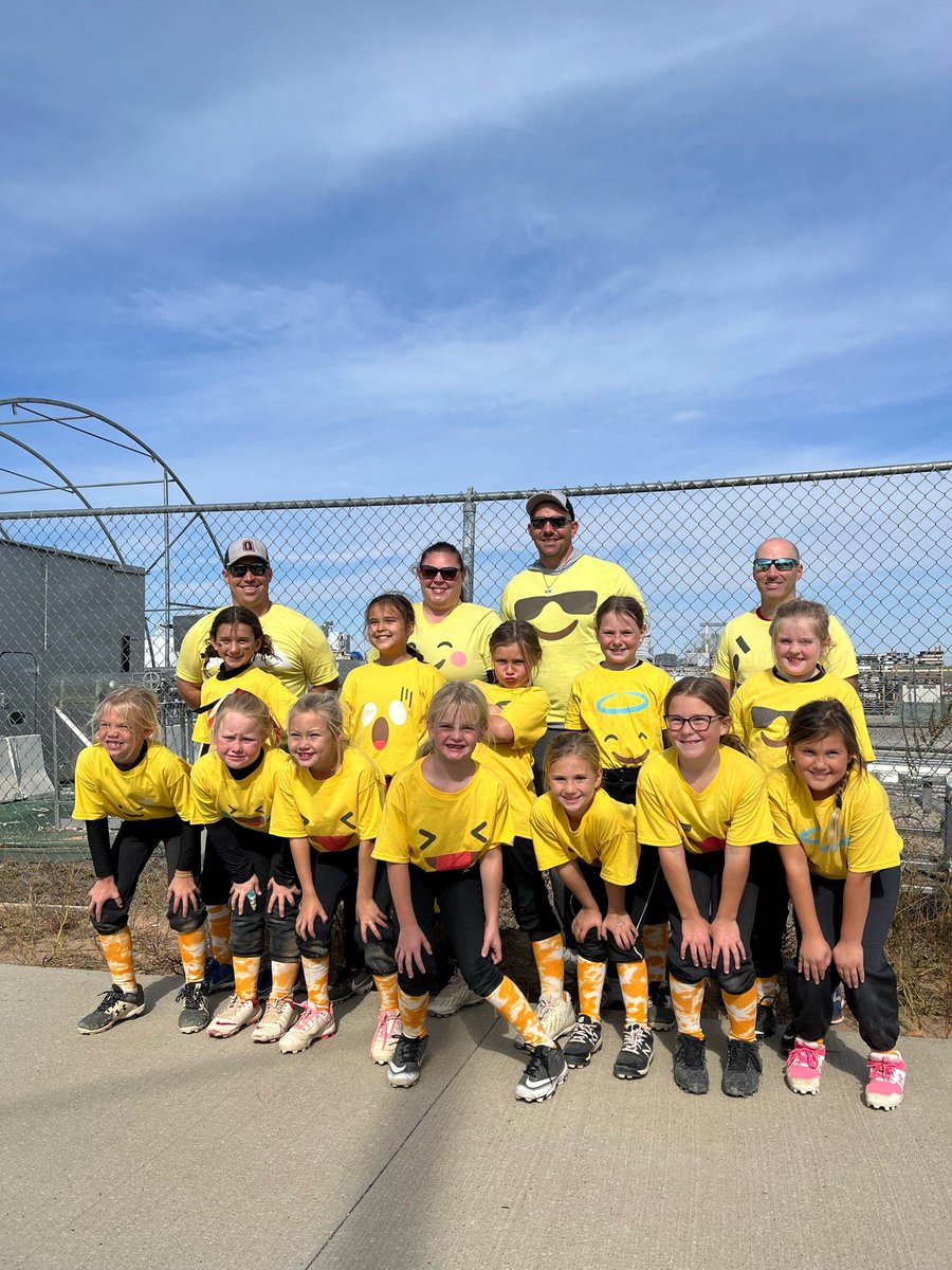 NeQuakes_Beyer's tweet photo. These girls battled going 2-1 in pool play to make the gold championship bracket. #championshipsunday #nequakes https://t.co/Vj3F8o1jYz