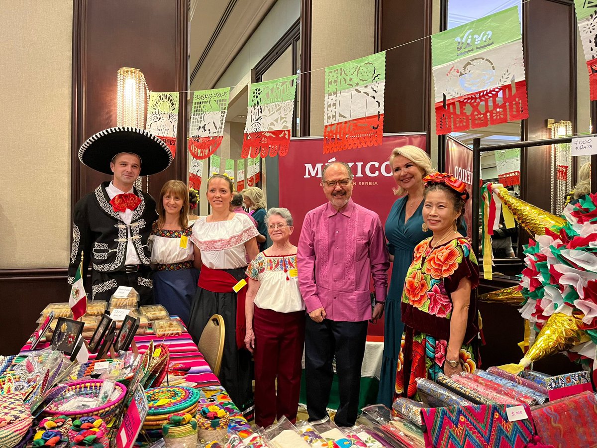 EmbCarlosFelix's tweet photo. Presencia 🇲🇽 en Bazar caridad por “Internacional Women Club Belgrade”presidido por #Mexico, inaugurado Dra. Darija Kisic, Min. trabajo #Serbia. #podersuave. @sre @DiplomaciacMX @CMorenoToscano1 @feller_jennifer @baguilarc @ALFZEGBE https://t.co/5RkMFHVYrY