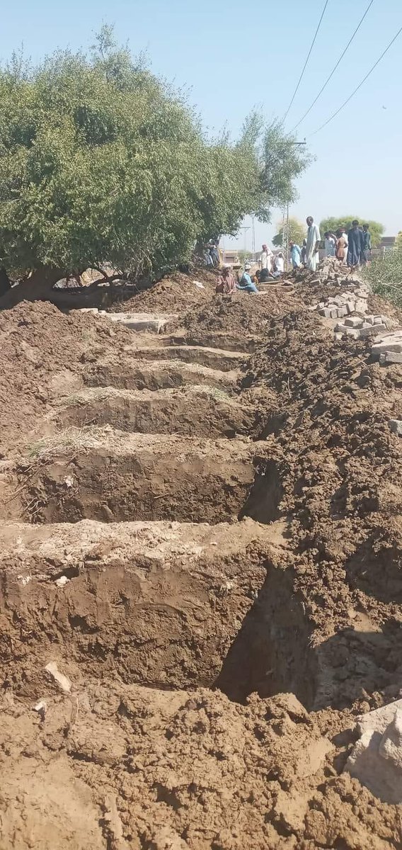 سنڌي قوم سان تاريخي ڌوڪو ٿيو آهي، جي اڃا نه جاڳياسين ته ٻڏي، سڙي ۽ بيمارين ۾ مرڻ ئي نصيب ۾ هوندو.
#FixSindhDrainage #SindhResistanceMarch