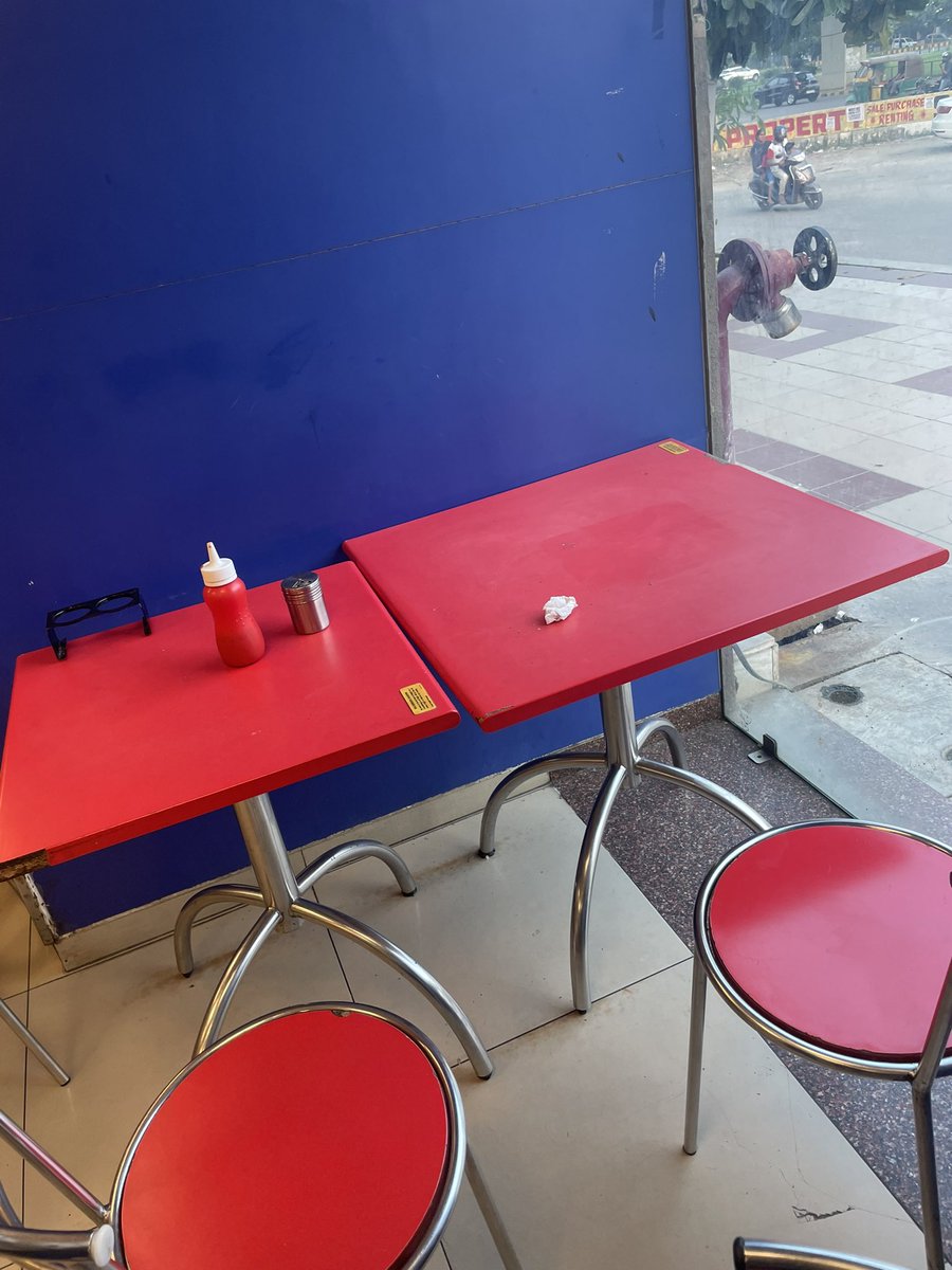 vickymiraganj's tweet photo. @dominos @dominos i am telling thrice time to sweaper and staff to clean the table but no response from staff wrost service by this particular store i have never seen before this type of shit and also i attached some superb  pictures…..👎🏻👎🏻👎🏻👎🏻Location- COMMERCIAL BELT OUTLET https://t.co/CC5HYHVVfs
