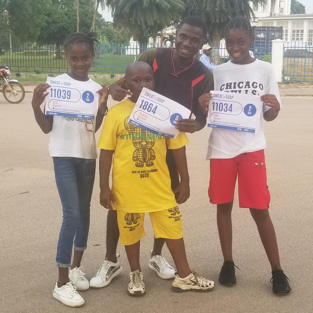 KamugweC's tweet photo. Ce fût une semaine incroyable de participer à #sweat4soap avec cette communauté passionnée ,  déterminée et inspirante de héros de l'eau . Aujourd'hui , c'est la finale vous pouvez le faire . Franchissons ensemble la ligne d'arrivée @ minaguli https://t.co/PUOsYyDnEZ