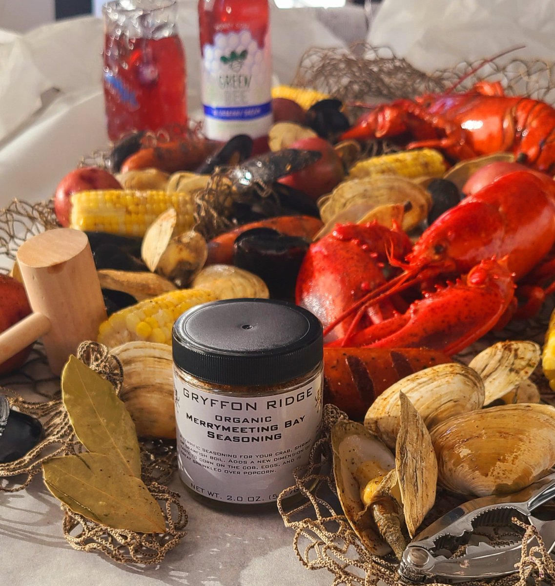 GryffonRidge's tweet photo. Maine Seafood at its best!
#mainelobster
#Greenbee 
#Maine https://t.co/UBjTYSazx3