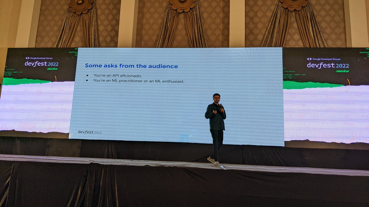 dhuma1981's tweet photo. Super active #MLGDE @RisingSayak with his super awesome session at #DevFestJalandhar #DevFest2022 https://t.co/34VoamzpJj