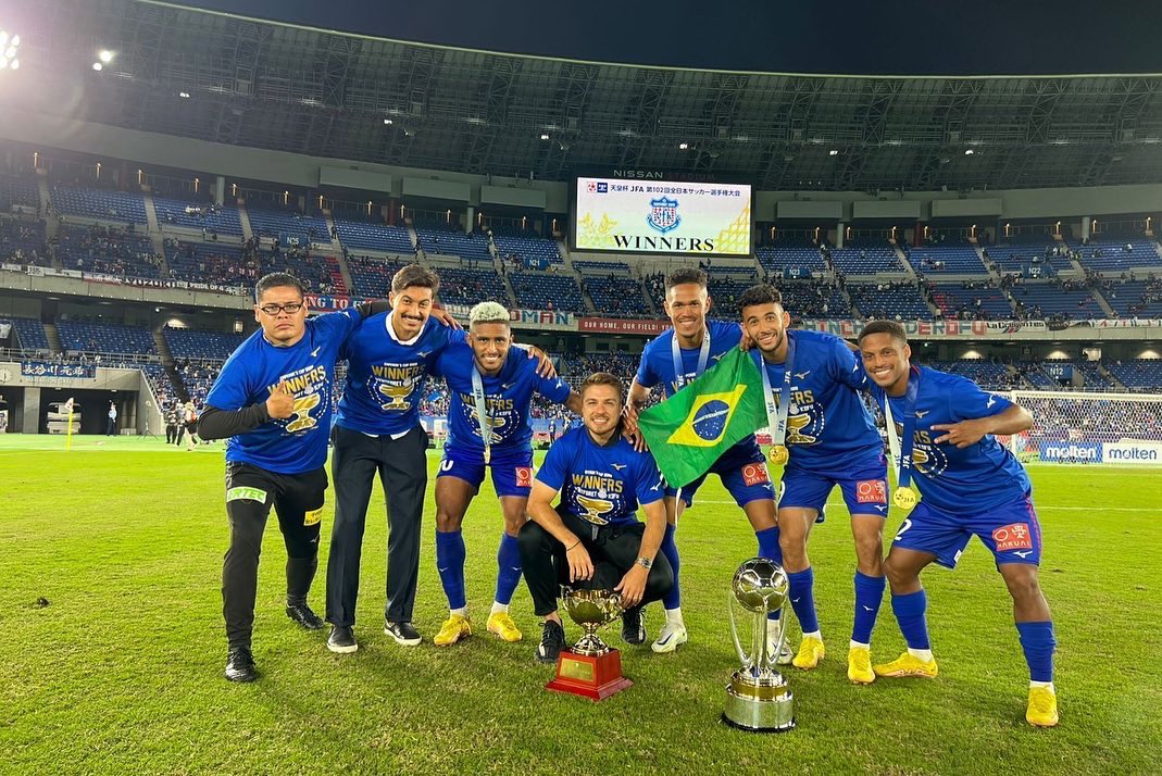 ed_mancha95's tweet photo. Campeão da copa do imperador 🇯🇵 , Sem palavras para explicar tanta felicidade, com apenas 3 meses conseguir conquistar um título tãoimportante o primeiro do @vfk_official  e entrar para a história do clube !Obrigado a todos que confiaram no meu trabalho , Parabéns a esta equipe! https://t.co/V11LH54aZ6